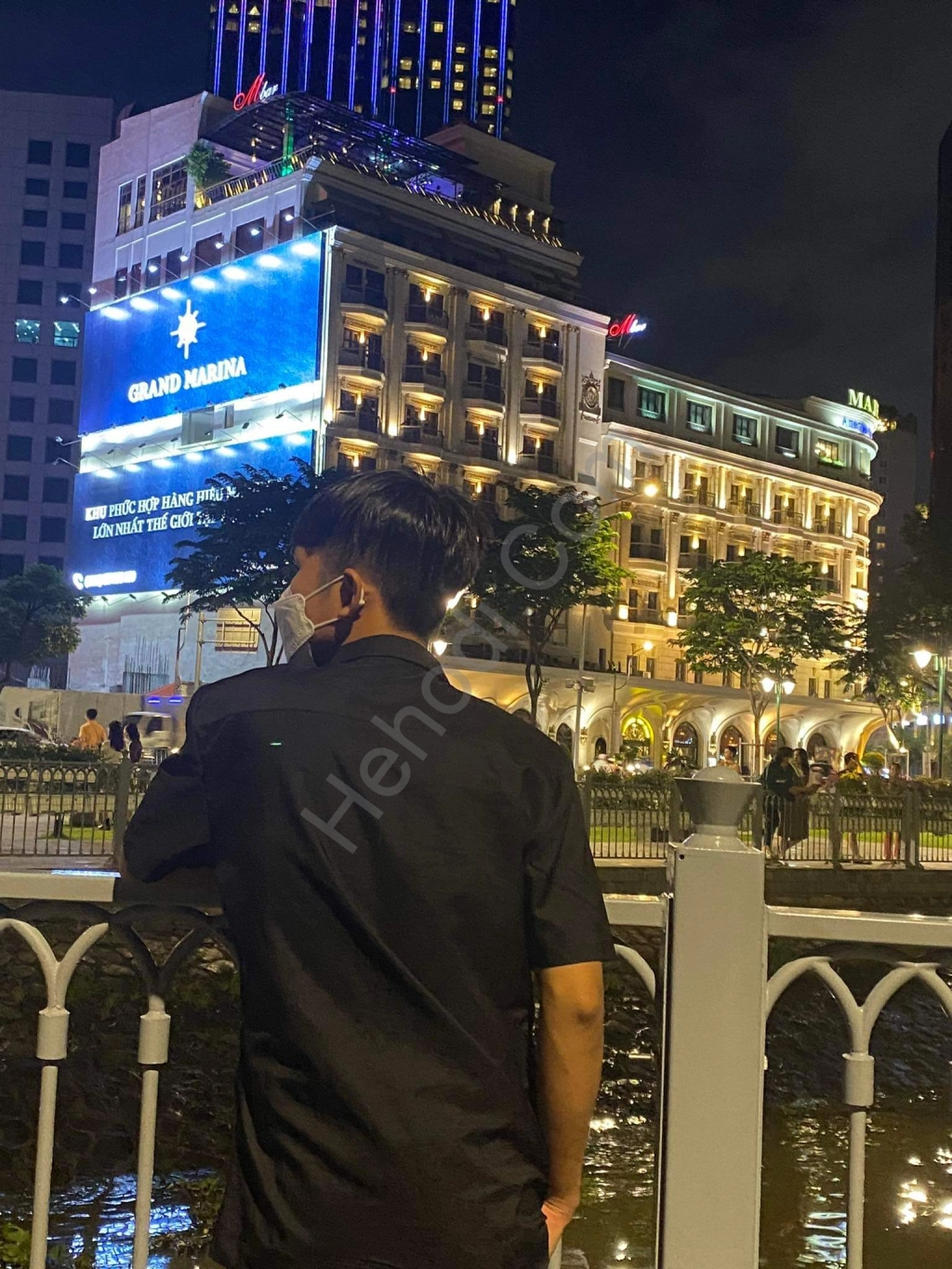 Phục vụ từ 37 trở xuống nè và em là con trai nha