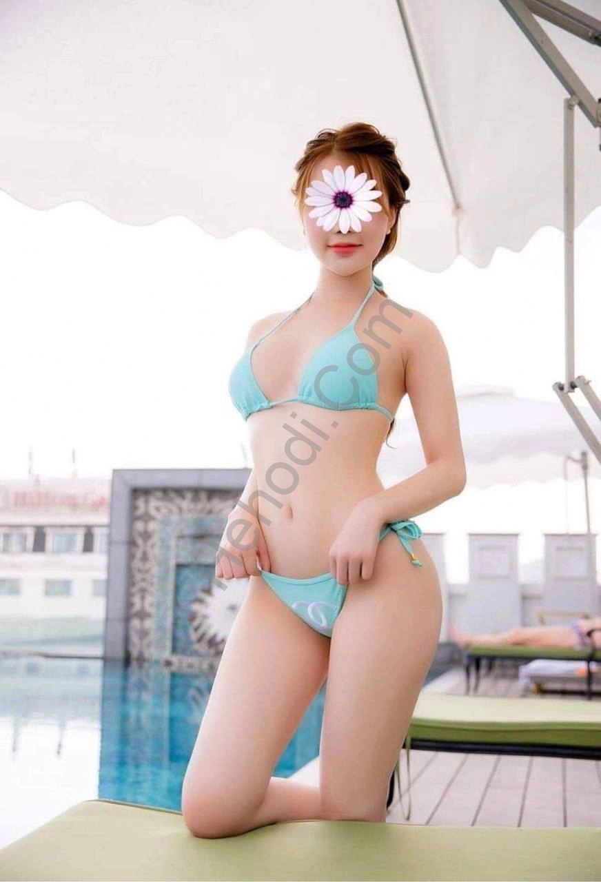 Ngân Ngân ( là gái gọi), 21 tuổi và mình đang ở Quận 8 Sài Gòn